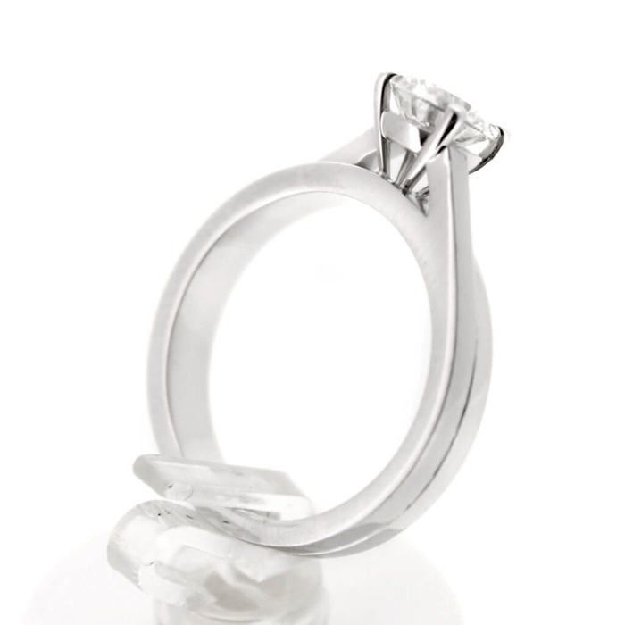 Ring_Solitaire_18K_Witgoud_Briljant_juwelier_Clem_Vercammen_5041-5.jpg