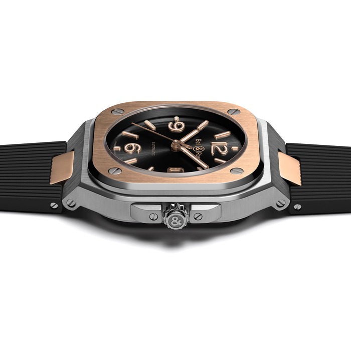 240237_01_Bell-Ross-BR-05-Black-Steel-and-Gold-Juwelier-Clem-Vercammen-2.jpg