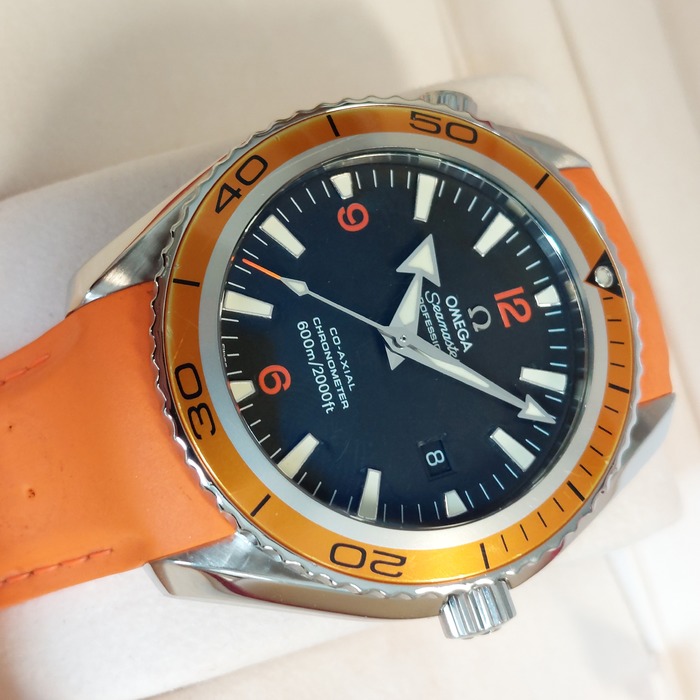 Omega_Seamaster_Planet_Ocean_Juwelier_Clem_Vercammen-15.jpg