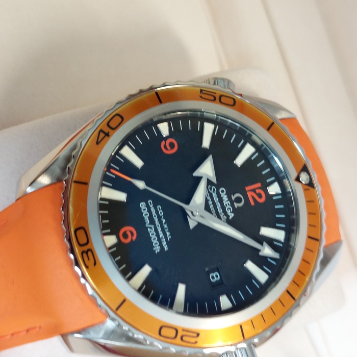 Omega_Seamaster_Planet_Ocean_Juwelier_Clem_Vercammen-14.jpg