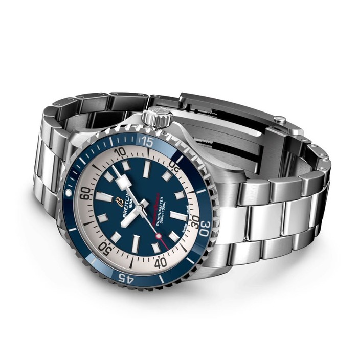 252532_01_Breitling_Superocean_Automatic_42_A17375E71C1A1_Juwelier_Clem_Vercammen-3.jpg