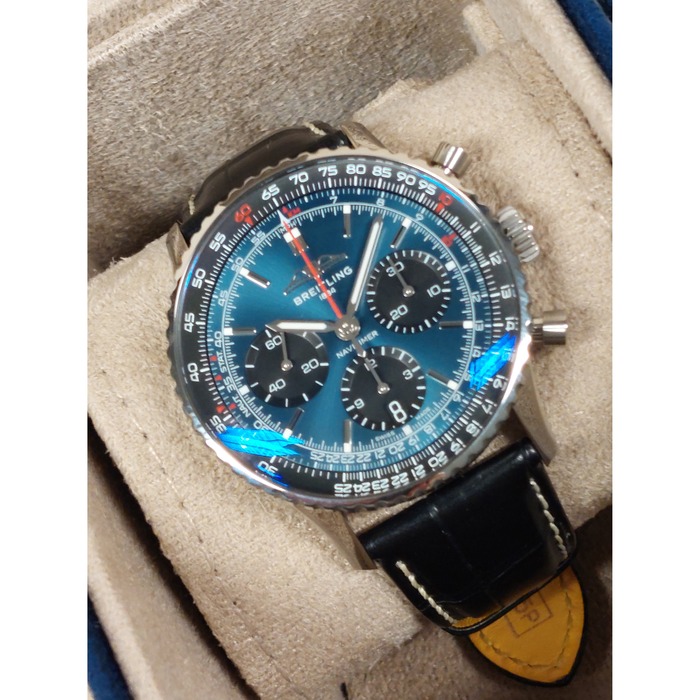 Breitling_Navitimer_B01_AB0139_Blauw_Tweedehands_67596-639_Juwelier_Clem_Vercammen-15.jpg