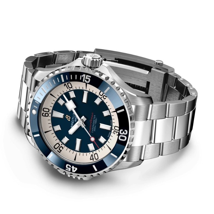 256493_01_Breitling_Superocean_Automatic_46_A17378E71C1A1_Juwelier_Clem_Vercammen-2.jpg