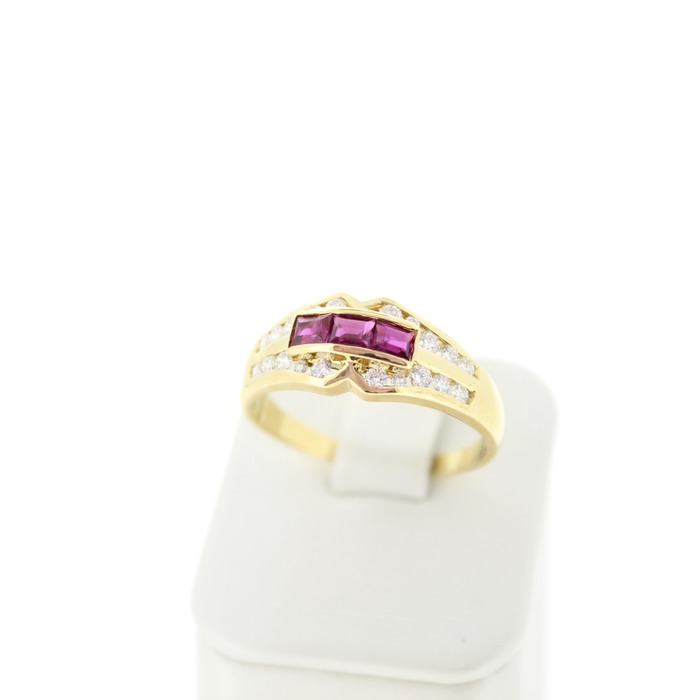 Ring_geelgoud_18karaat_briljant_Tweedehands_CV-1434_Juwelier_Clem_Vercammen.jpg