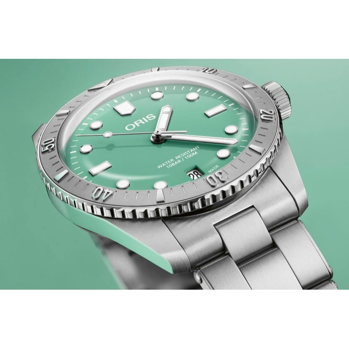 259411_01_Oris_Divers_Sixty-Five_Green_0173377714057-0781918_Juwelier_Clem_Vercammen-2.jpg