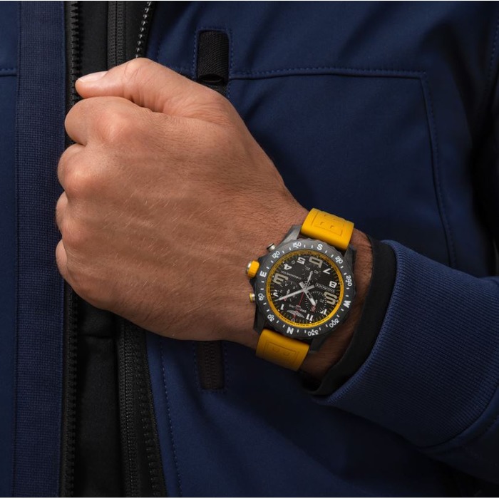 252838_01_Breitling_Edurance_Pro_44_Breitlight_Black_Yellow_X82310A41B1S1_Juwelier_Clem_Vercammen-5.jpg