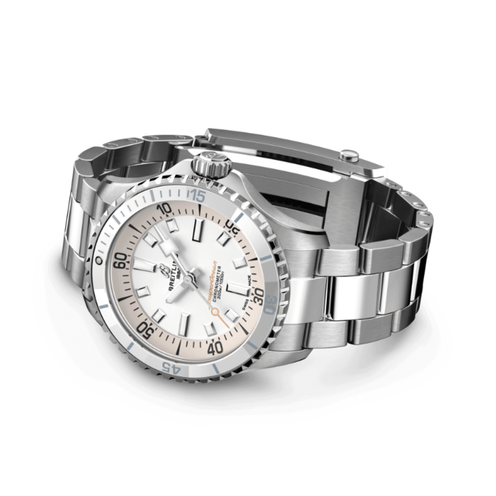 260349_01_Breitling_Superocean_Automatic_36_A17377211A1A1_Juwelier_Clem_Vercammen-2.png