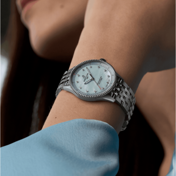 260351_01_Breitling_Navitimer_Steel_32_A77320171C1A1_Juwelier_Clem_Vercammen-4.png