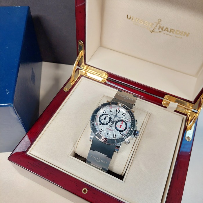 Horloge Ulysse Nardin Maxi Marine Diver Chronograph 8003-102-3/916 '77653-786-TWDH'