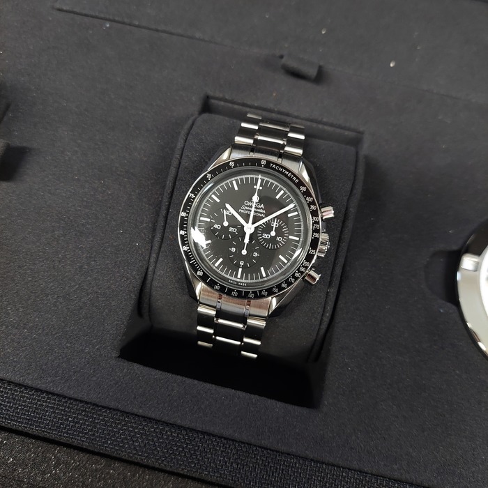 Omega_Speedmaster_31130423001005_Tweedehands_78575-801_Juwelier_Clem_Vercammen-13.jpg