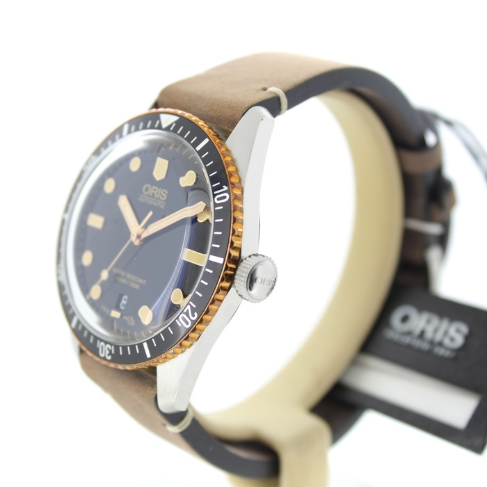 Oris_Divers_sixty-Five_017337707_Outlet_Juwelier_Clem_Vercammen-3.jpg