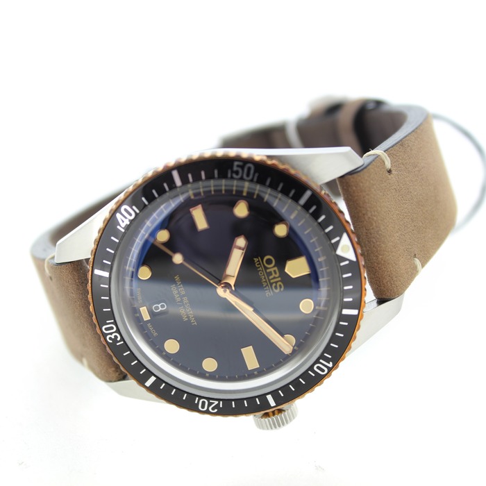 Oris_Divers_sixty-Five_017337707_Outlet_Juwelier_Clem_Vercammen-10.jpg