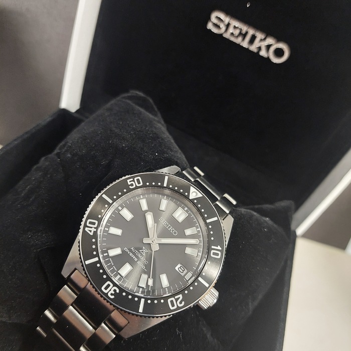 262025_01_Seiko_Prospex_SPB143J1_tweedehands_CV-809_Juwelier_Clem_Vercammen-11.jpg