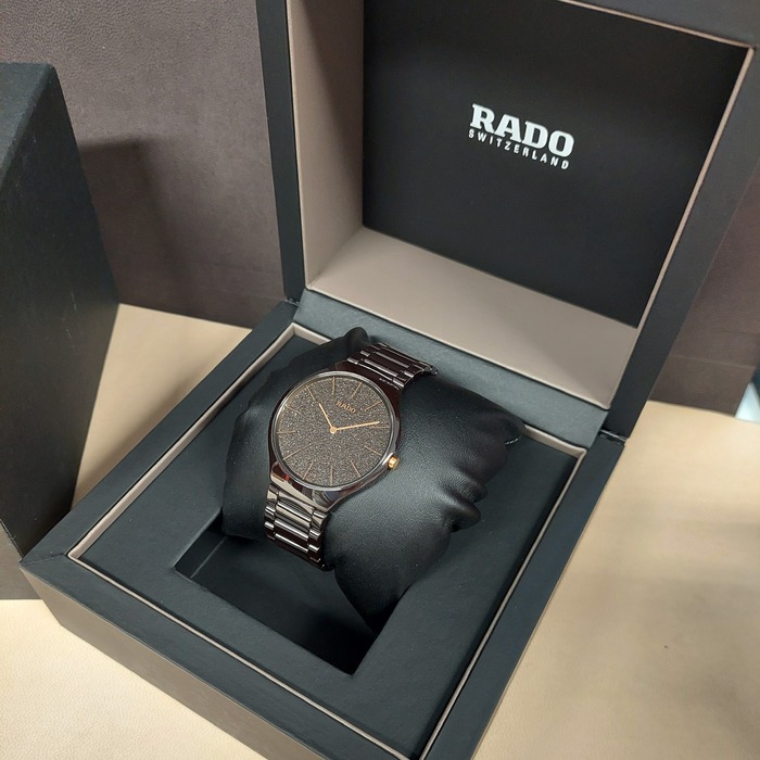 Rado_True_Thinline_R27004302_OTL_Juwelier_Clem_Vercammen-11.jpg