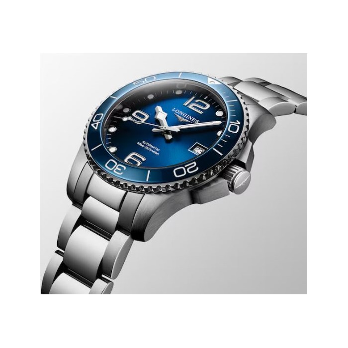 262976_01_Longines_Hydroconquest_Ceramic_39mm_L37804966_Juwelier_Clem_Vercammen-1.jpg