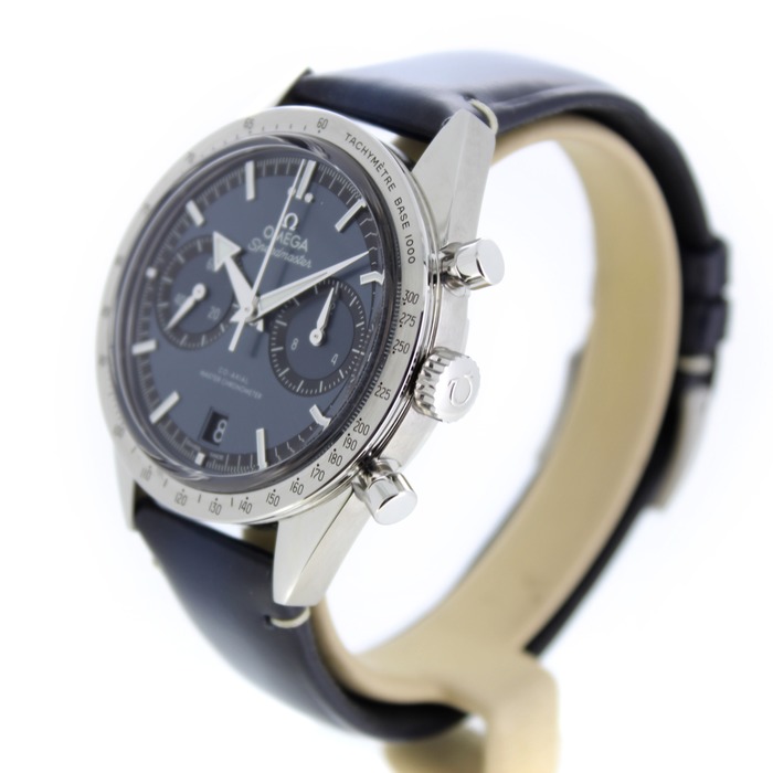 Omega_Speedmaster_33212415103001_Tweedehands_CV-839_Juwelier_Clem_Vercammen-4.jpg