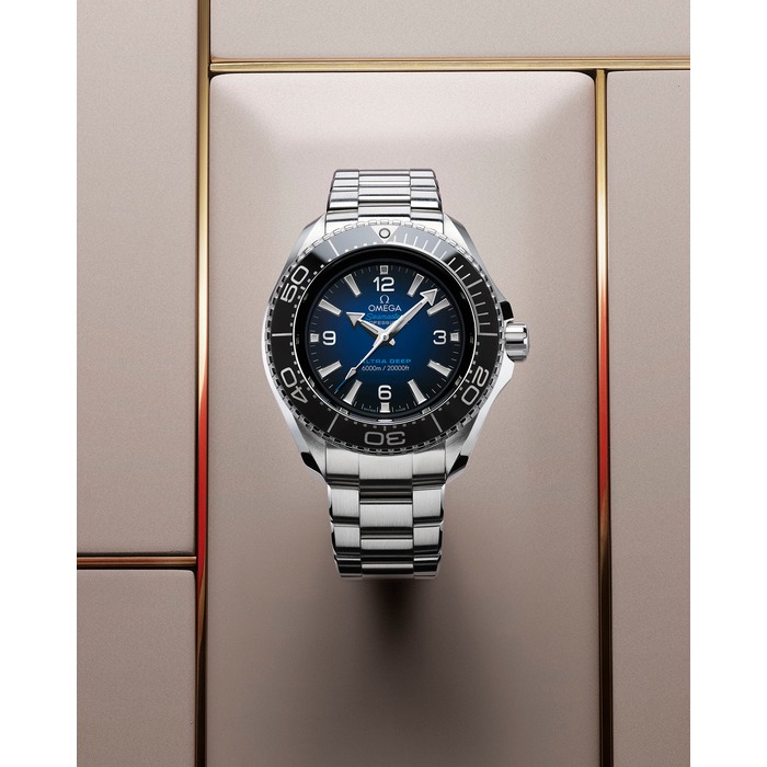 Omega_Seamaster_Planet_Ocean_6000M_Ultra_Deep_Summer_Blue_215_30_46_21_03_001_Juwelier_Clem_Vercammen_5.jpg