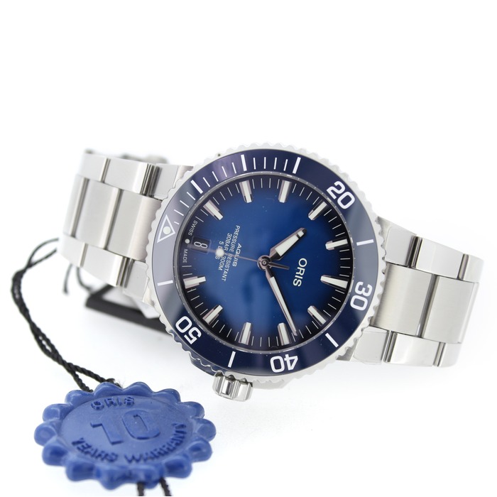 Oris_Aquis-Date_0140077634135_Outlet_255719_Juwelier_Clem_Vercammen-11.jpg