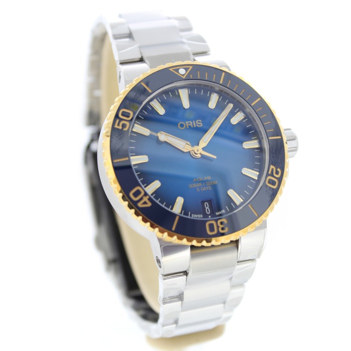 Oris_Aquis-Date_0140077696355_Outlet_253018_Juwelier_Clem_Vercammen-7.jpg