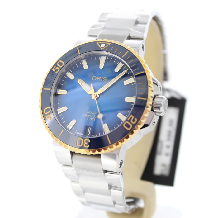 Oris_Aquis-Date_0140077696355_Outlet_253018_Juwelier_Clem_Vercammen-3.jpg