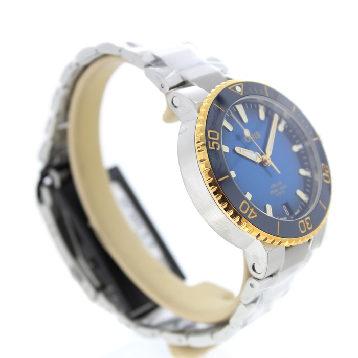 Oris_Aquis-Date_0140077696355_Outlet_253018_Juwelier_Clem_Vercammen-8.jpg