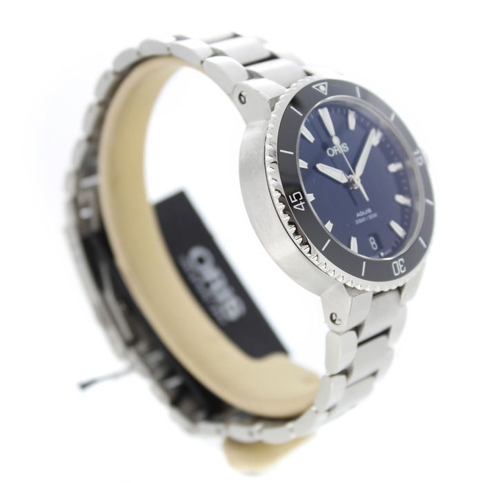 Oris_Aquis-Date_0173377314135_Outlet_243622_Juwelier_Clem_Vercammen-7.jpg