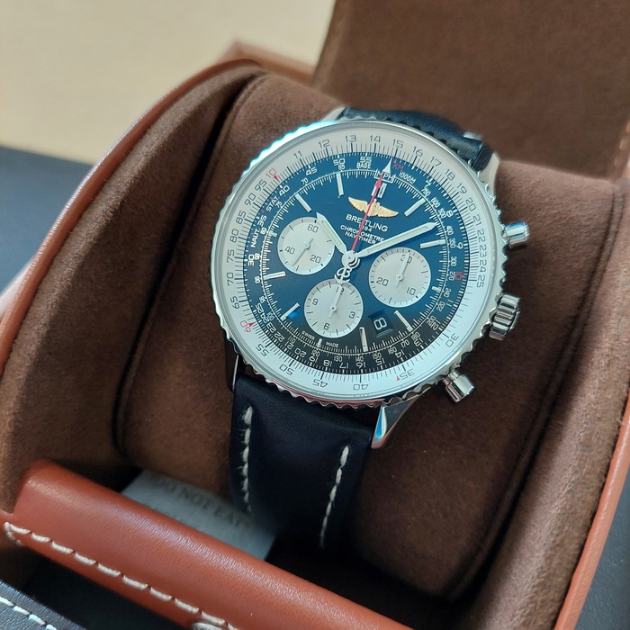 264196_01_Breitling_Navitimer_B01_46_AB0127_Tweedehands_264196-CV-82429-879_Juwelier_Clem_Vercammen-12.jpg