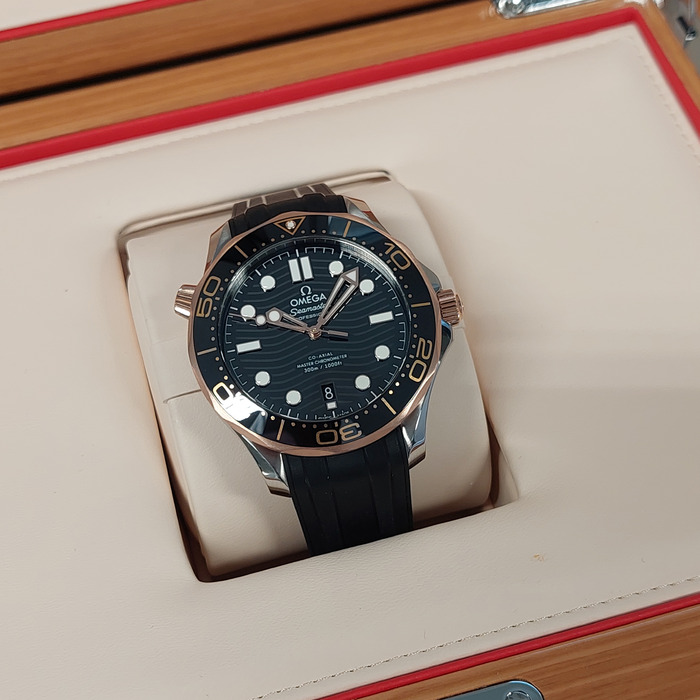 267442_01_Omega_Seamaster_21022422001002_Tweedehands_CV-953_Juwelier_Clem_Vercammen-19.jpg