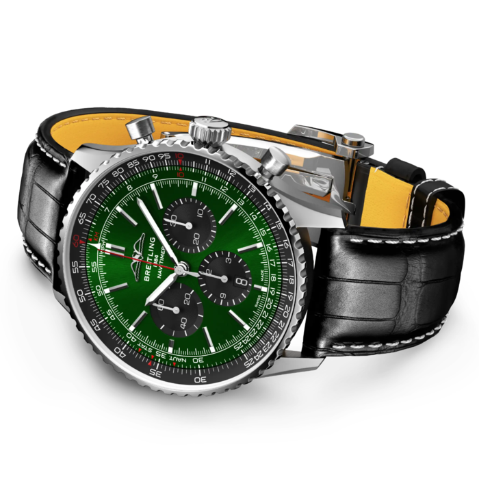 Breitling_Navitimer_B01_46_Green_AB0137241l1p1_Juwelier_Clem_Vercammen_2.png