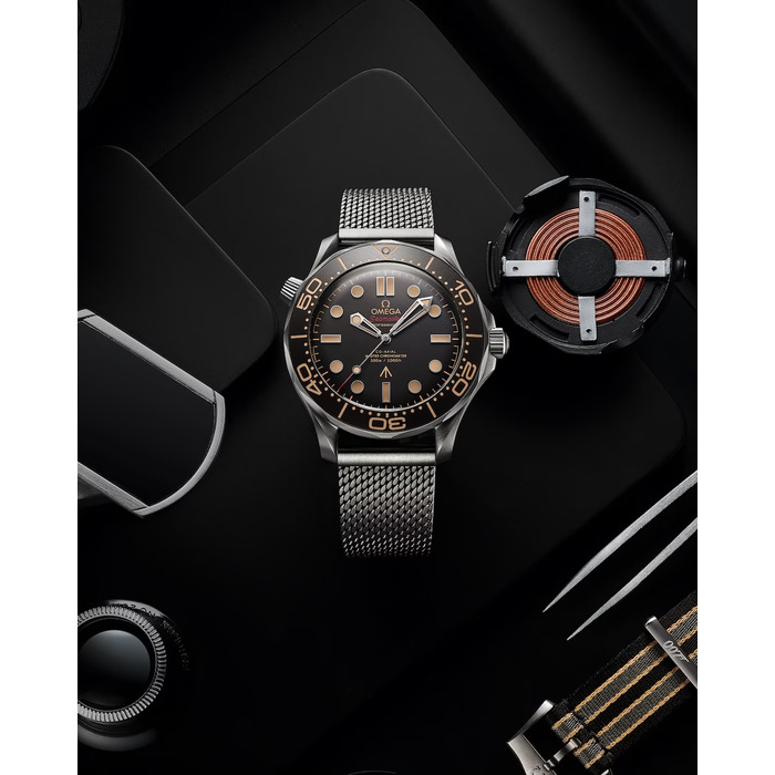 237954_01_omega-seamaster-diver-300m-21090422001001-clem-vercammen_4.jpg