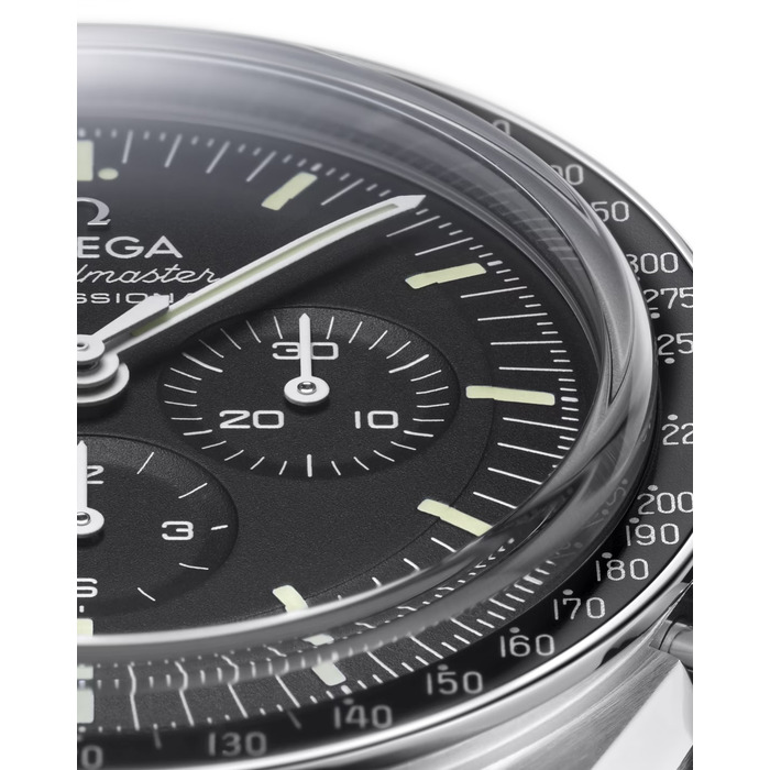 Omega_Speedmaster_Moonwatch_Professional_42mm_31030425001002_Juwelier_Clem_Vercammen_4.jpg