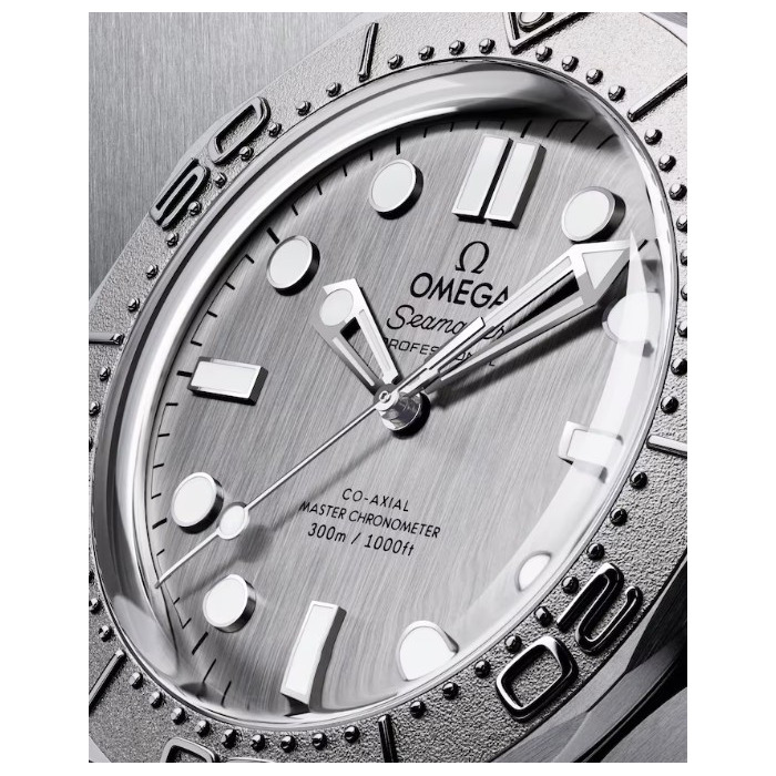 Omega_Seamaster_300M_42MM_21030422006002_Juwelier_Clem_Vercammen_4.jpg